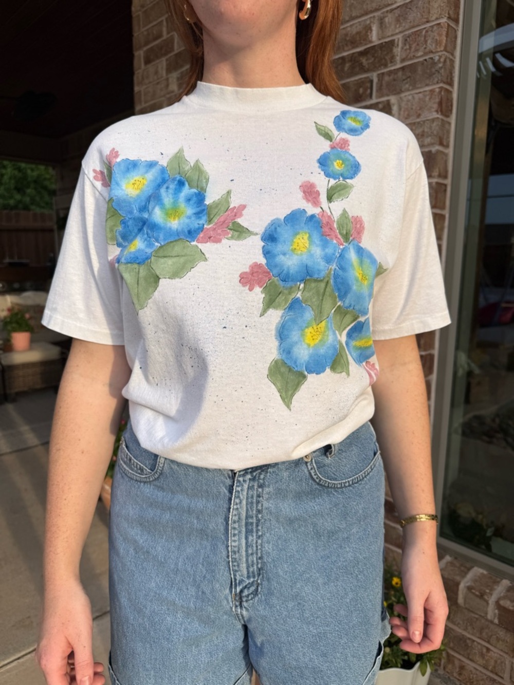 Vintage Floral Cottagecore T-Shirt Hand Painted Style Blue Flowers Sunbelt Large
